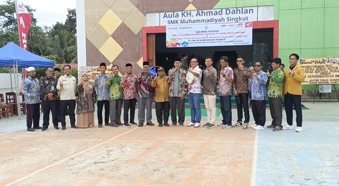 Sinergi Pendidikan dan Industri : Langkah Strategis SMK Muhammadiyah Singkut Menuju Keunggulan Kompetensi 